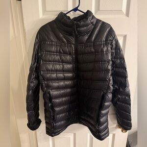 Black packable Puffer Jacket - Men’s Large
Mountain Hardware